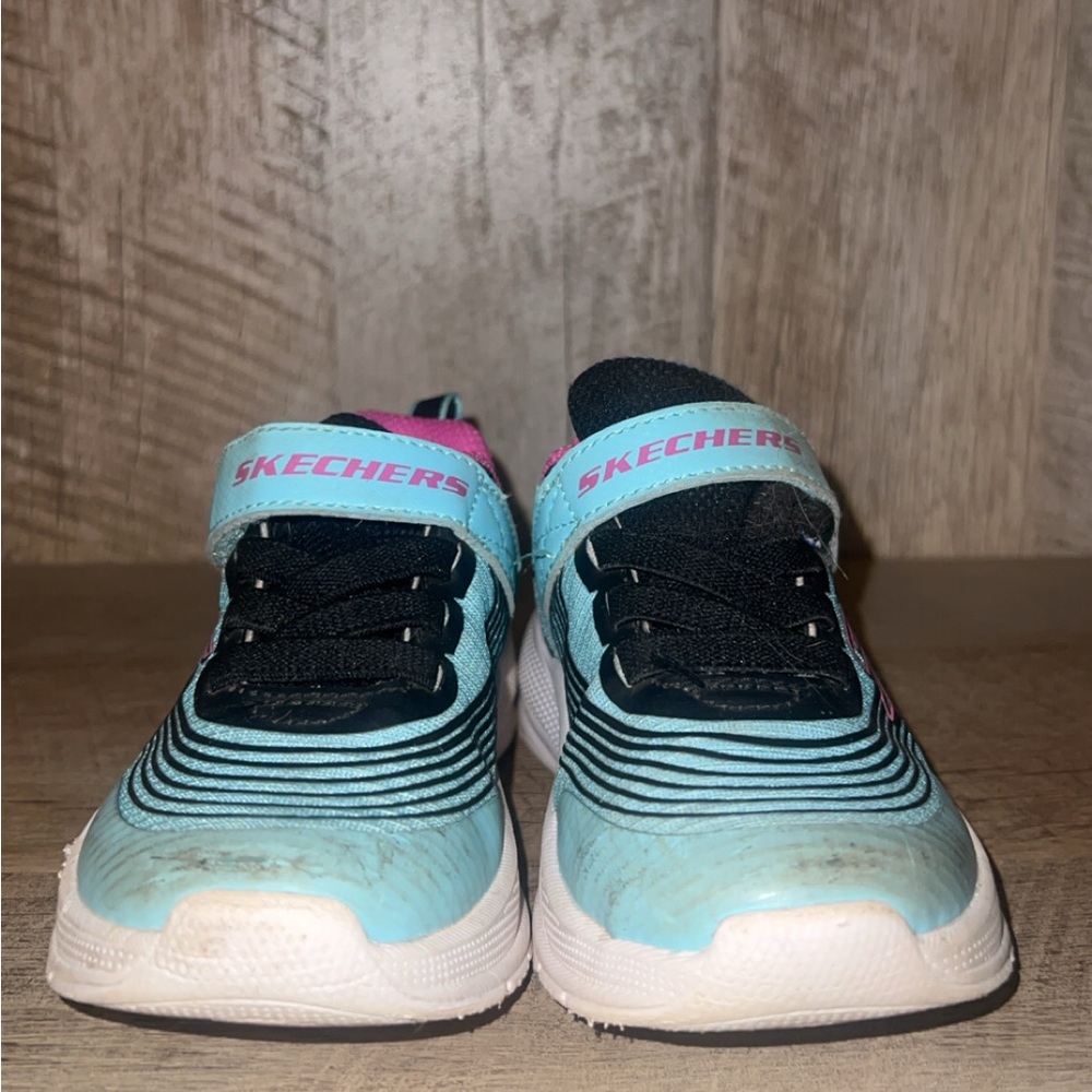Skechers Blue and Pink Sneakers Modern Design